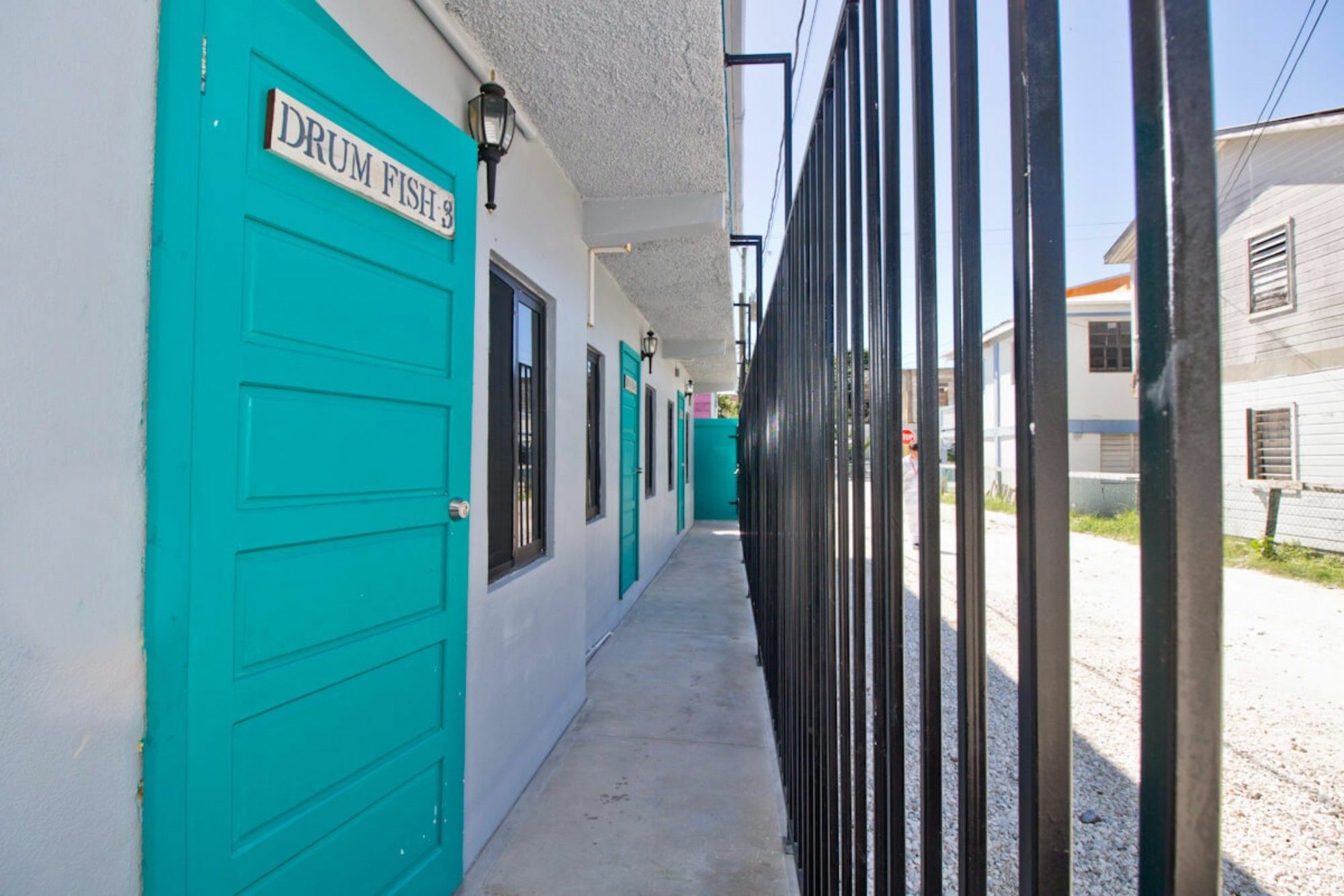 Sandbar Beachfront Hostel & Restaurant San Pedro  Exterior photo