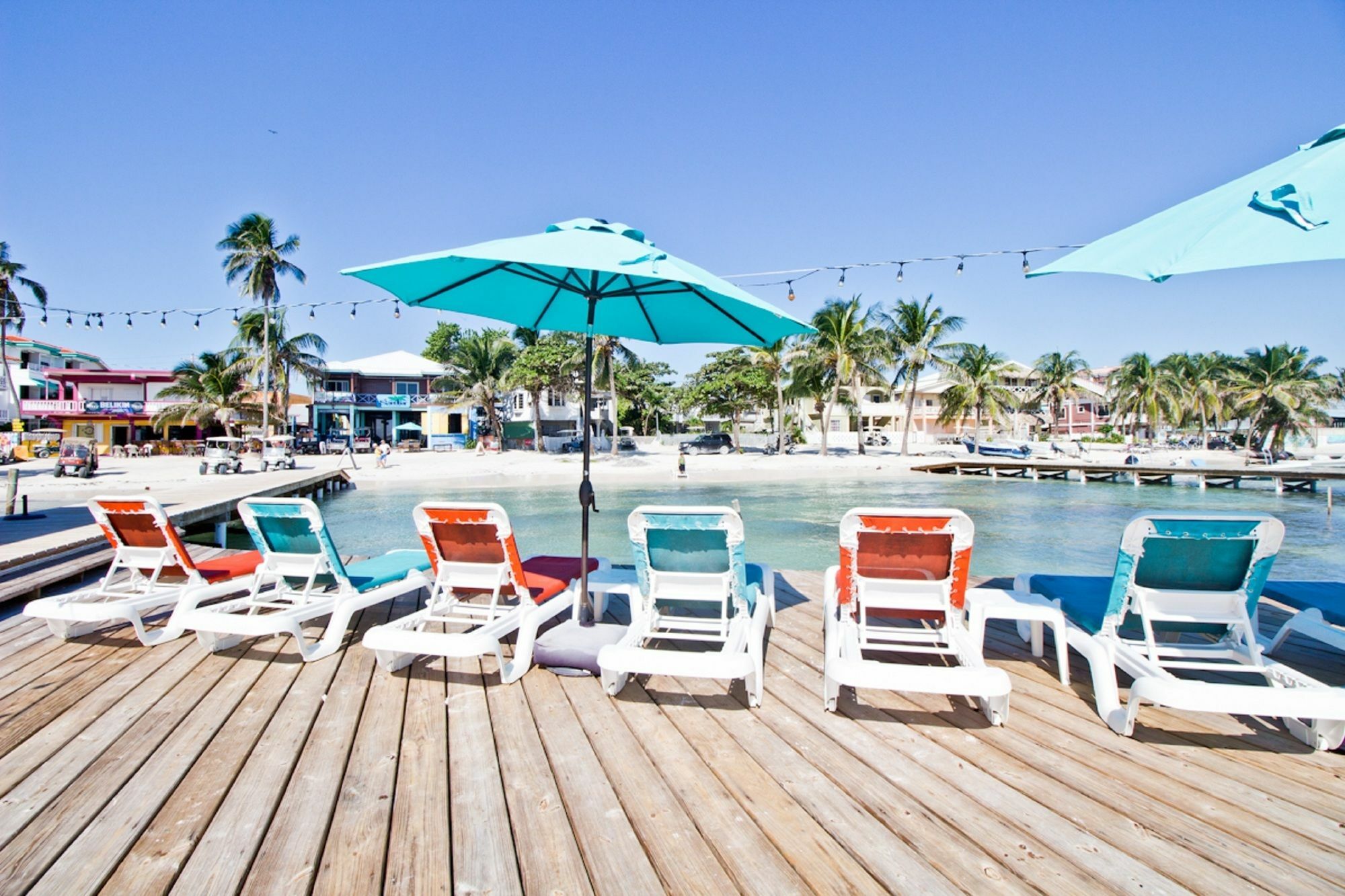 Sandbar Beachfront Hostel & Restaurant San Pedro  Exterior photo